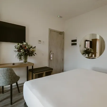 מלון Petit Palace Vargas 2*