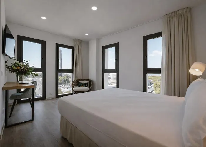 Petit Palace Vargas 2* סביליה